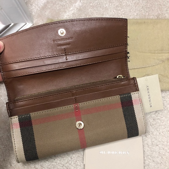 Burberry Wallet - Picture 3 of 11